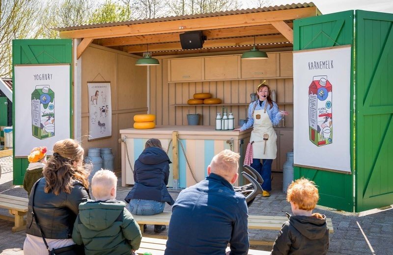 Melkshow bij Avonturenboerderij Molenwaard